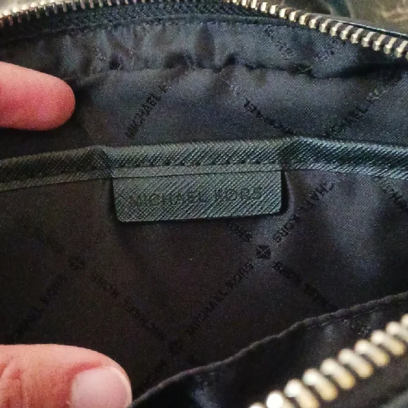 Michael Kors Black Crossbody Bag - Picture 4 of 10